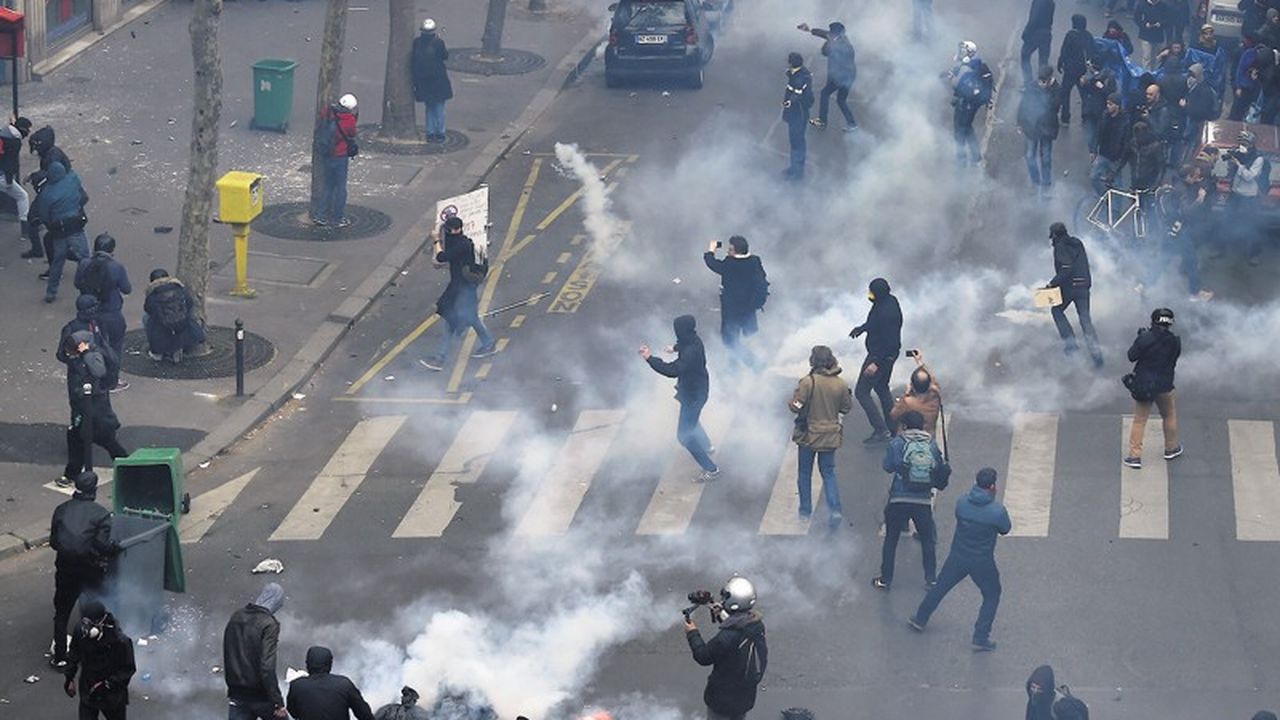 Violents Affrontements Lors Des Manifestations Contre La Loi Travail