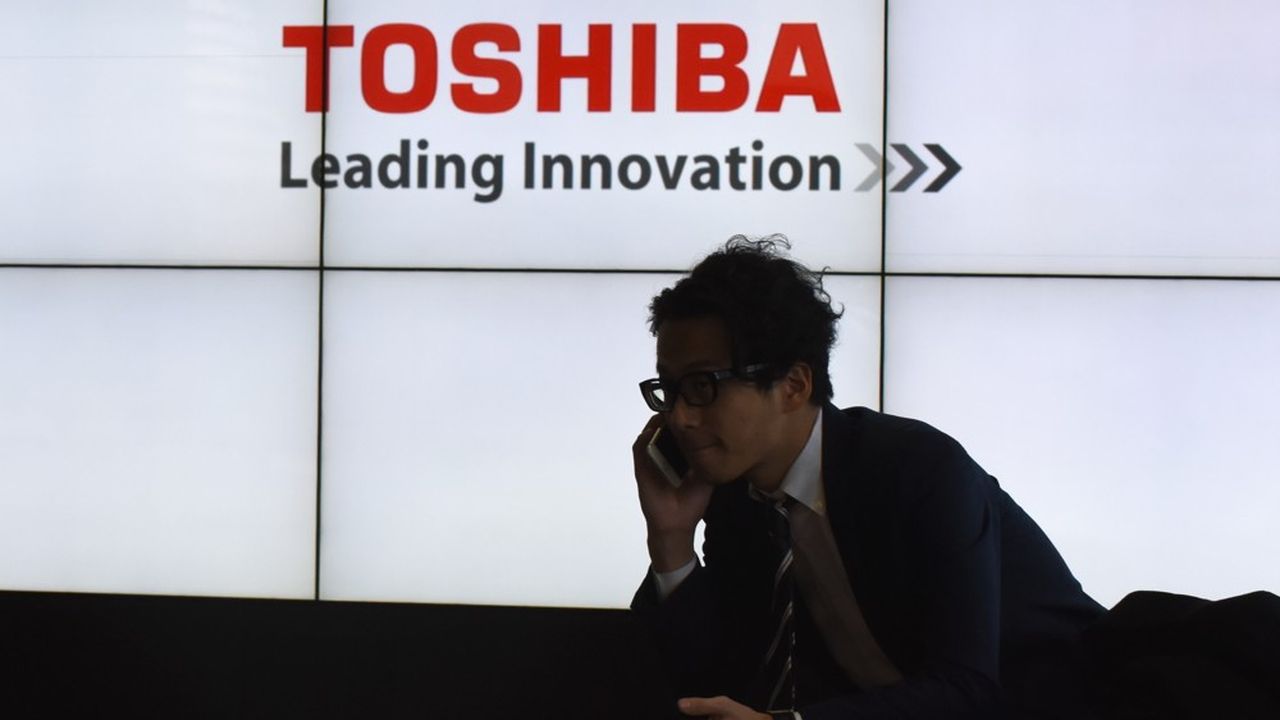 Toshiba, qui a récemment obtenu le feu vert des autorités chinoises pour l'opération, gardera néanmoins voix au chapitre dans l'activité des puces.