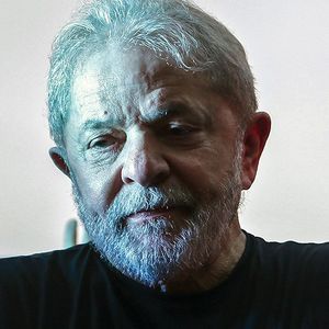 Lula est officiellement le candidat du Parti des Travailleurs. De sa cellule, il ne pourra pas participer au premier débat télévisé, même par vidéoconférence.