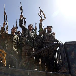 Les miliciens Houthis ont pris pour cible deux pétroliers saoudiens alors qu'ils traversaient le détroit Bab el Mandeb qui sépare Djibouti et le Yémen et relie la mer Rouge au golfe d'Aden. - AFP/Mohammed HUWAIS
