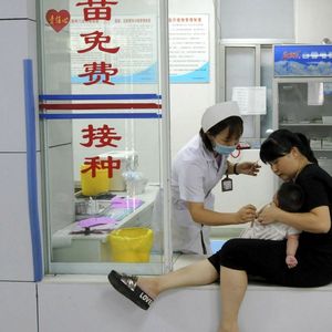 Les autorités avaient découvert en juillet un processus de fabrication illégal de vaccins contre la rage dans un laboratoire pharmaceutique de la province du Jilin (nord-est).