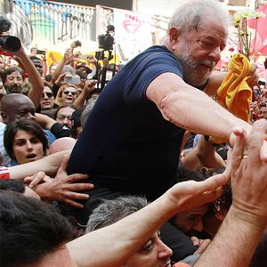 C'est depuis sa prison où il est incarcéré pour une affaire de corruption que l'ancien président Lula a officialisé sa candidature à l'élection présidentielle
