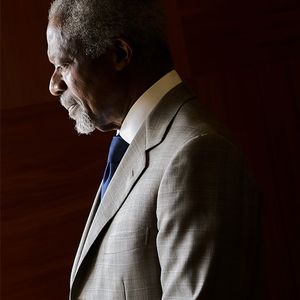 Kofi Annan, qui a assuré deux mandats à la tête de l'ONU, a été unanimement salué comme un homme de paix. AFP PHOTO / FABRICE COFFRINI