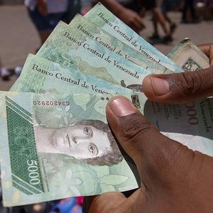 Nicolás Maduro mise sur un choc psychologique pour tourner la page de l'hyperinflation avec ces nouveaux billets de banque.