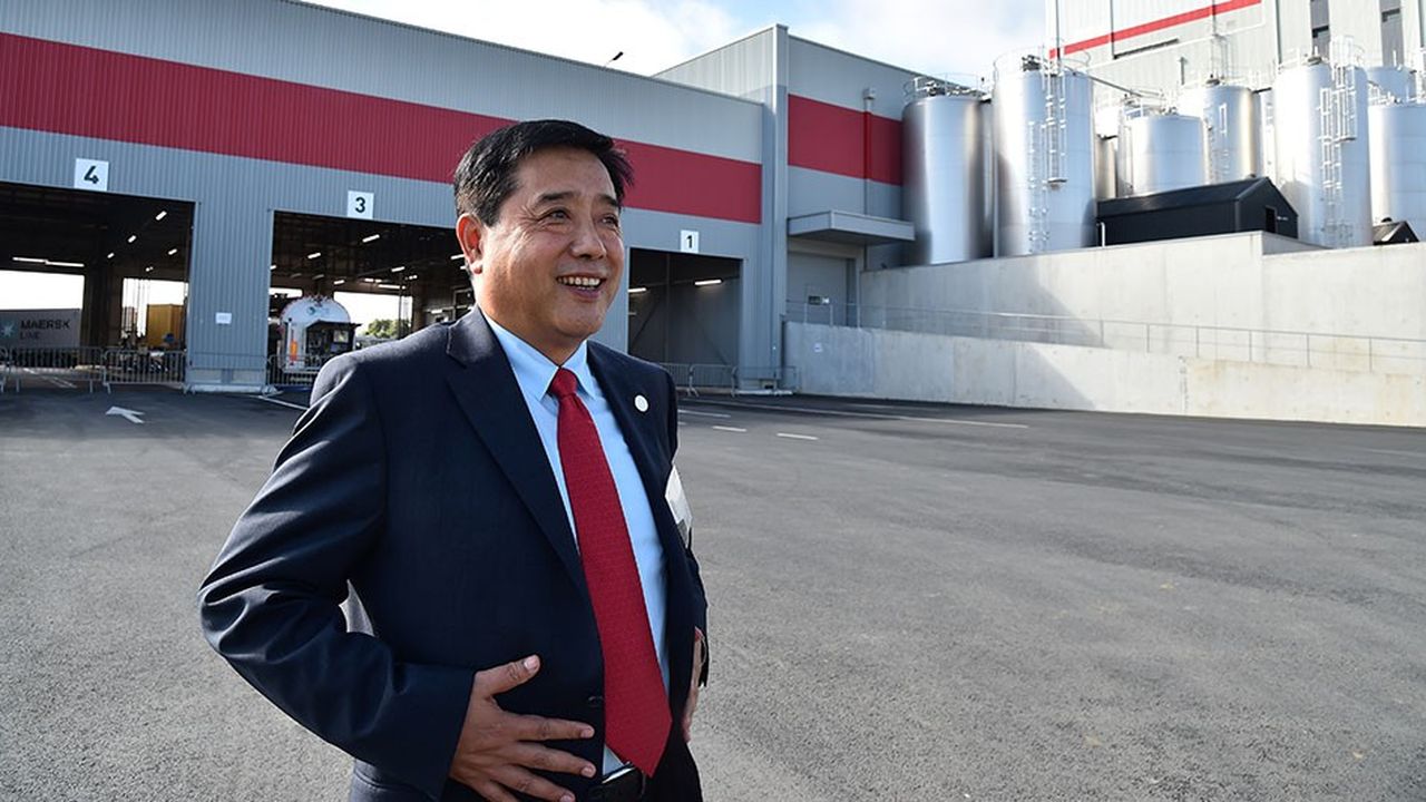 Le président de Synutra, Liang Zhang, durant l'inauguration de l'usine de Carhaix en septembre 2016.