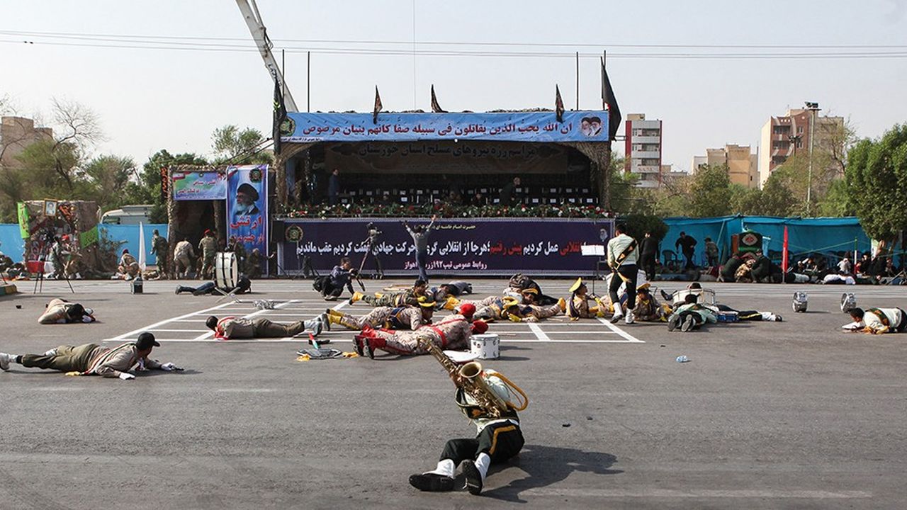 Les Gardiens de la révolution islamique ont promis dimanche une vengeance « mortelle et sans pitié » au lendemain de l'attaque terroriste qui a coûté la vie à douze de leurs membres sur un total de 24 morts