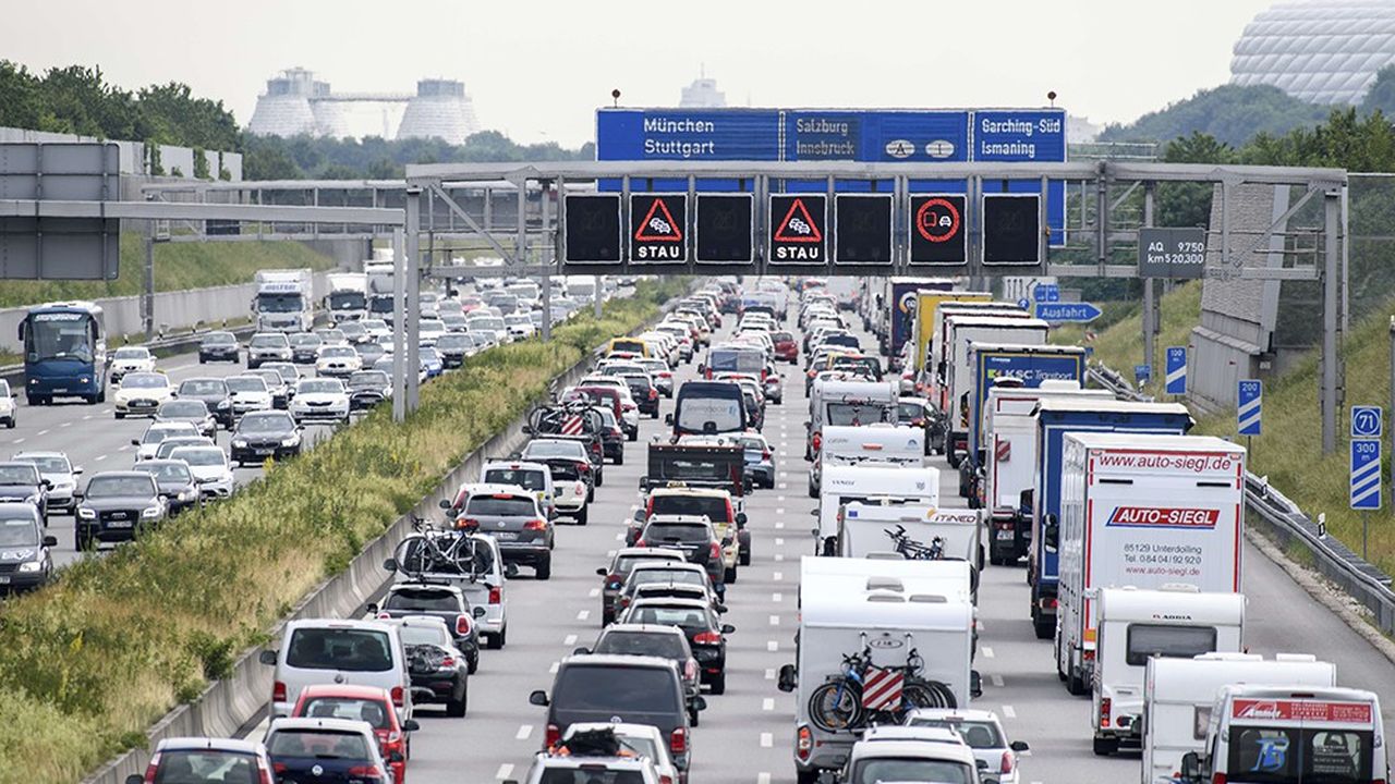 Les propriétaires de véhicules des quatorze villes les plus polluées du pays, dont Munich, Stuttgart, Hambourg ou Düsseldorf, pourront bénéficier de primes à la reprise des constructeurs allemands.