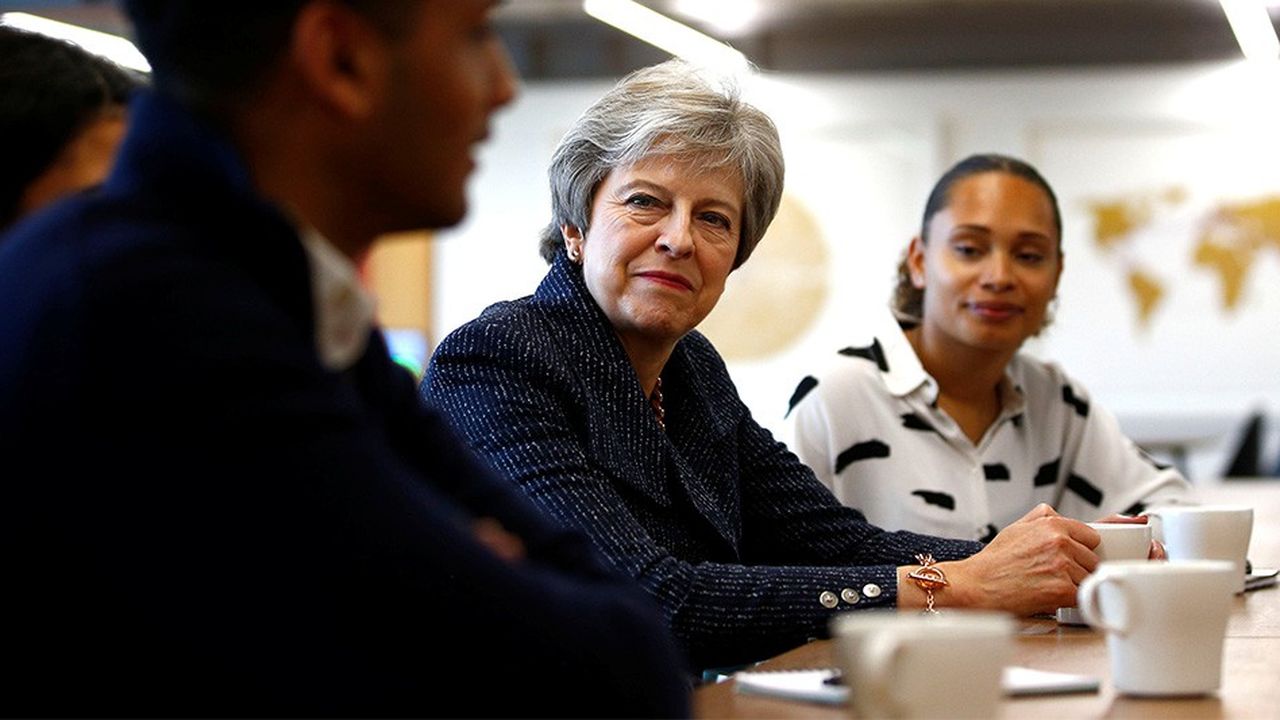 Theresa May rencontre des employés de WPP.