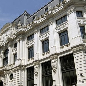En juin 2016, le patron de GE, Jeff Immelt, inaugurait à Paris en compagnie du ministre de l'Economie, Emmanuel Macron, sa fonderie digitale, basée dans un immeuble du quartier de l'Opéra.