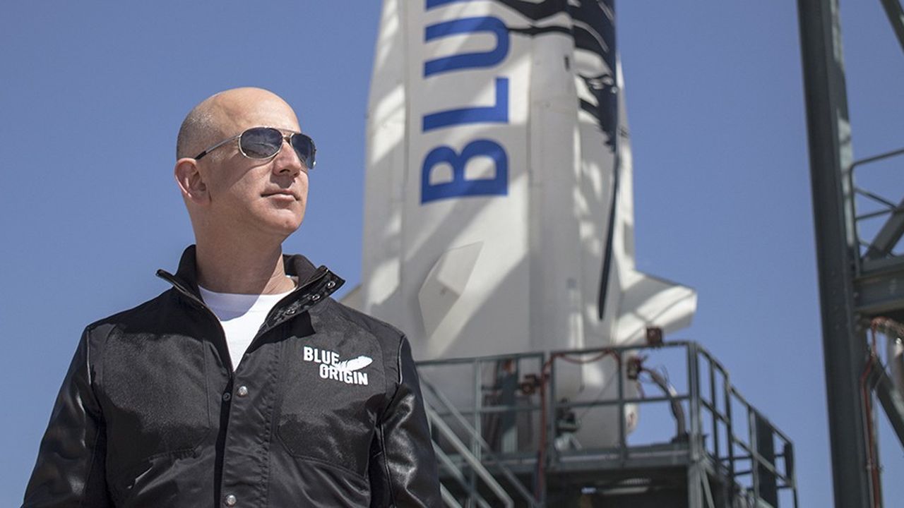 Blue Origin, l'entreprise du fondateur d'Amazon Jeff Bezos, est en concurrence frontale avec Arianespace, qui démarre la commercialisation de la fusée Ariane 6 prévue pour 2020.