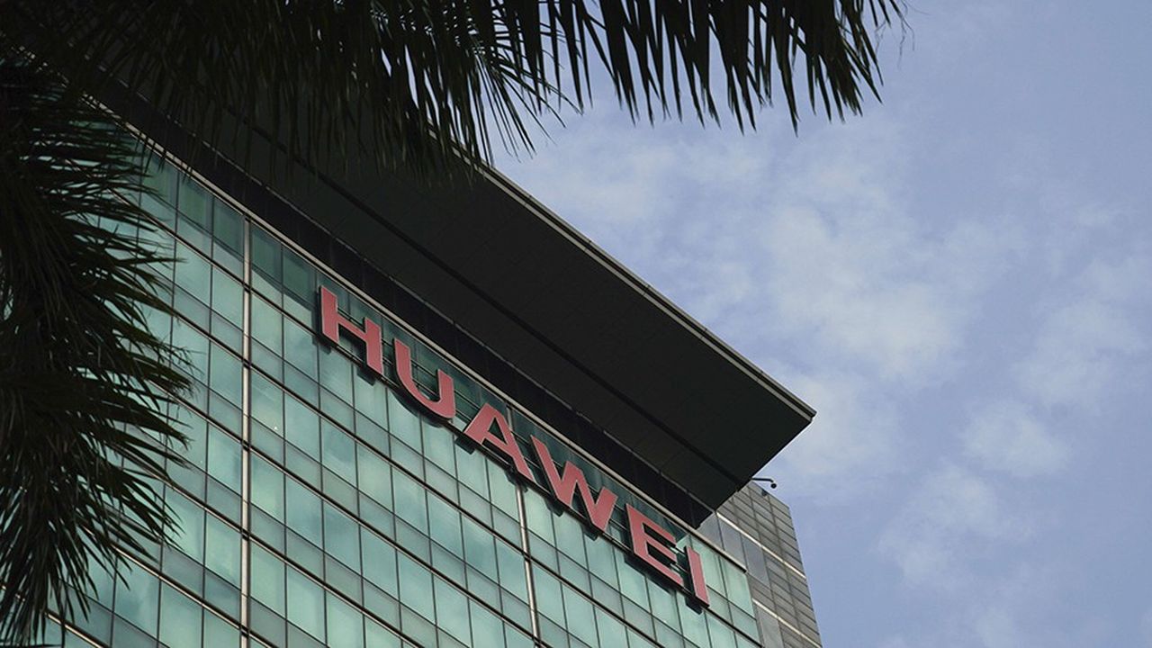 Né en 1988 dans le sud de la Chine, Huawei est le premier fabricant mondial d'équipements télécoms et le deuxième constructeur de smartphones, derrière Samsung.