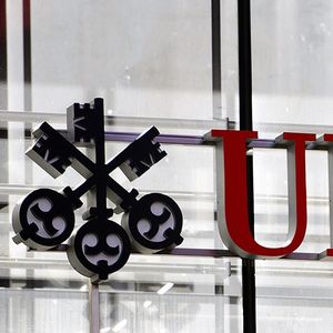 Le Parquet national financier (PNF) a requis 3,7 milliards d'euros contre UBS AG pour démarchage bancaire illicite et blanchiment de fraude fiscale.