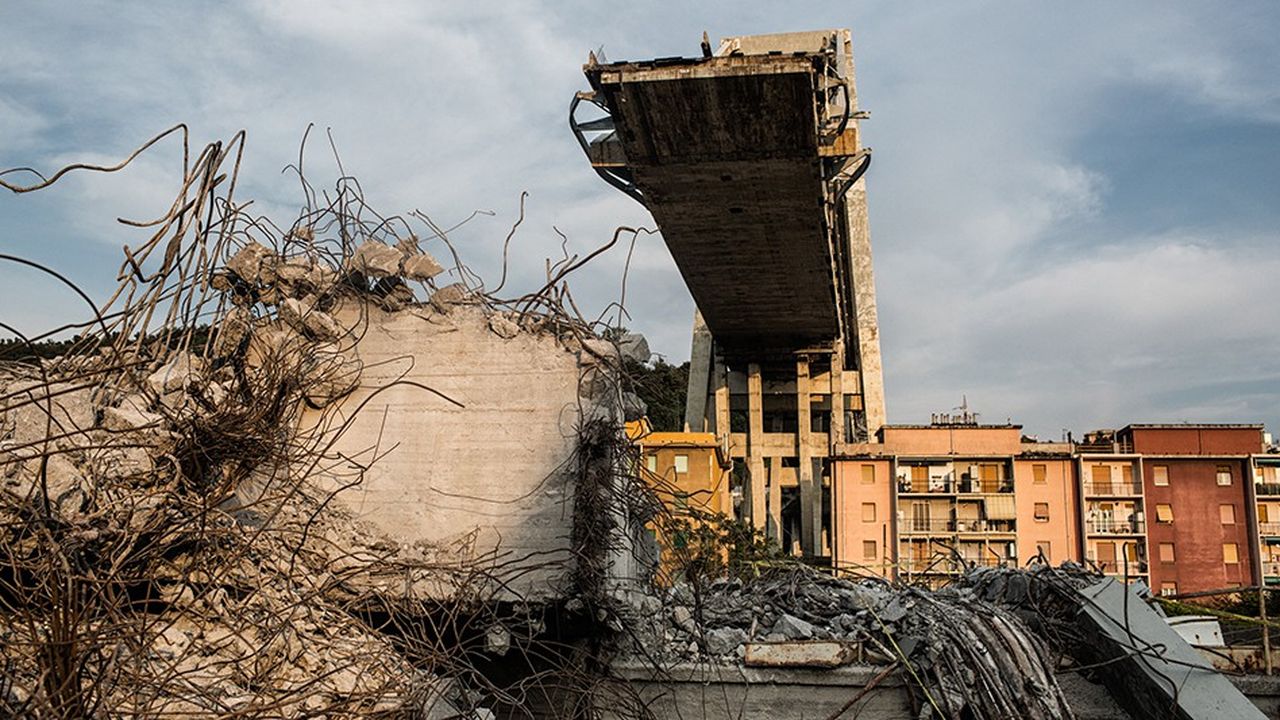L'effondrement du pont Morandi en août dernier à Gênes a mis à nu les graves problèmes du pays en matière d'infrastructures vieillissantes et souvent laissées à l'abandon avec les deux tiers des ponts et chaussées qui nécessitent une intervention immédiate