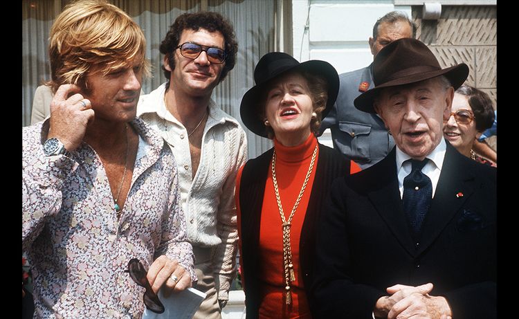 Robert Redford, Sydney Pollack, Arthur Rubinstein et son épouse Nela en 1972