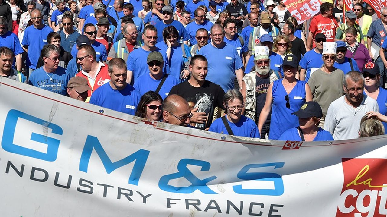 La CGT, prédominante chez GM&S, attaque ce jeudi le plan social devant le tribunal administratif de Limoges. Sur la photo, manifestation de salariés de l'usine en mai 2017 à La Souterraine. 