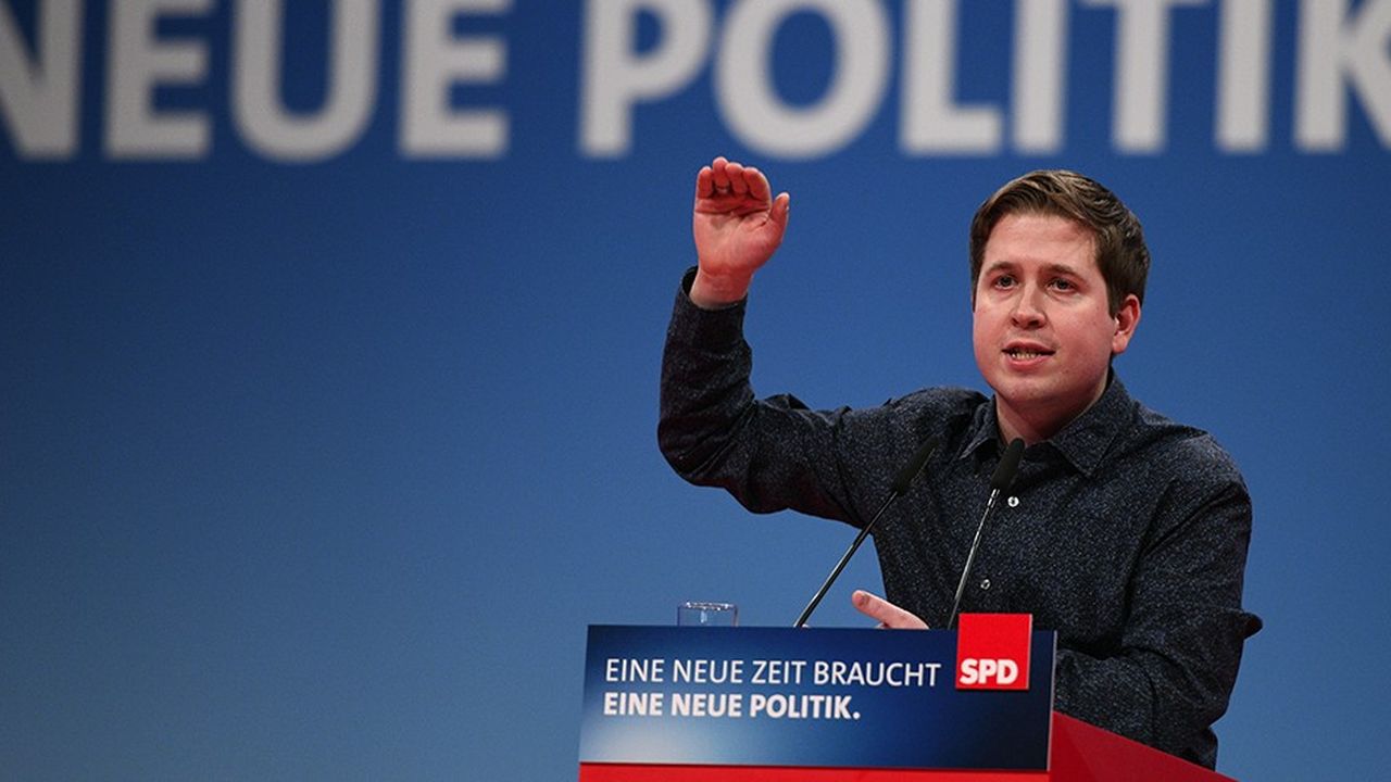 Lors d'un congrès extraordinaire, le 21 janvier, Kevin Kühnert a suscité un tonnerre d'applaudissements en invitant le SPD à « être aujourd'hui un nain pour pouvoir redevenir un géant demain »
