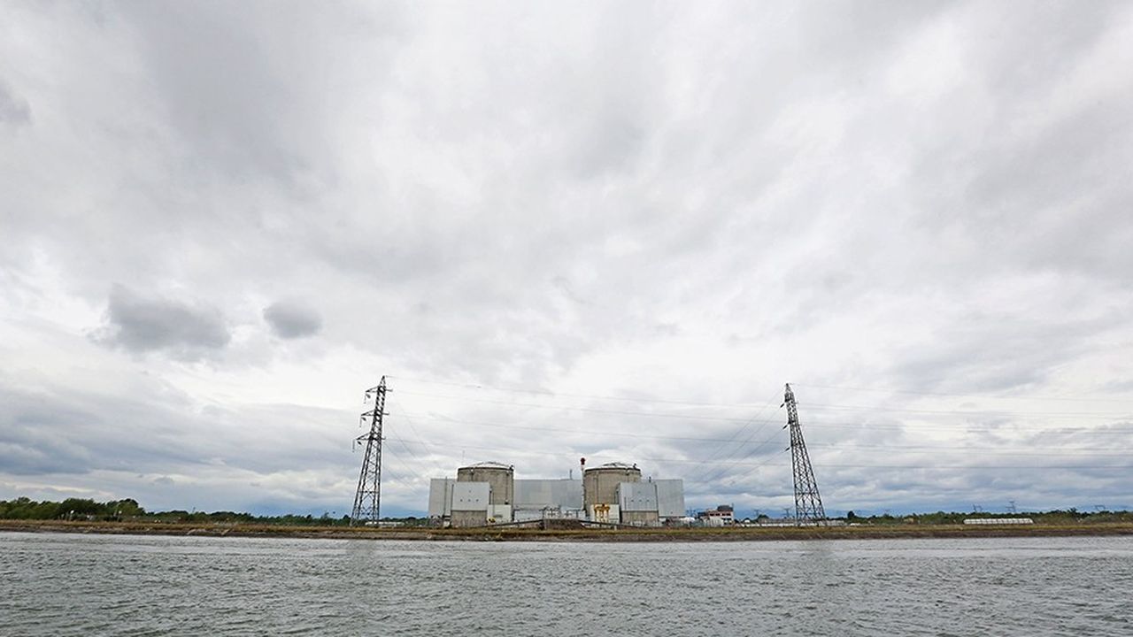 La décision de redémarrer le réacteur numéro 2 de Fessenheim, arrêté mi-2016 après la découverte d'une fraude sur un composant, a suscité les protestations des antinucléaires.