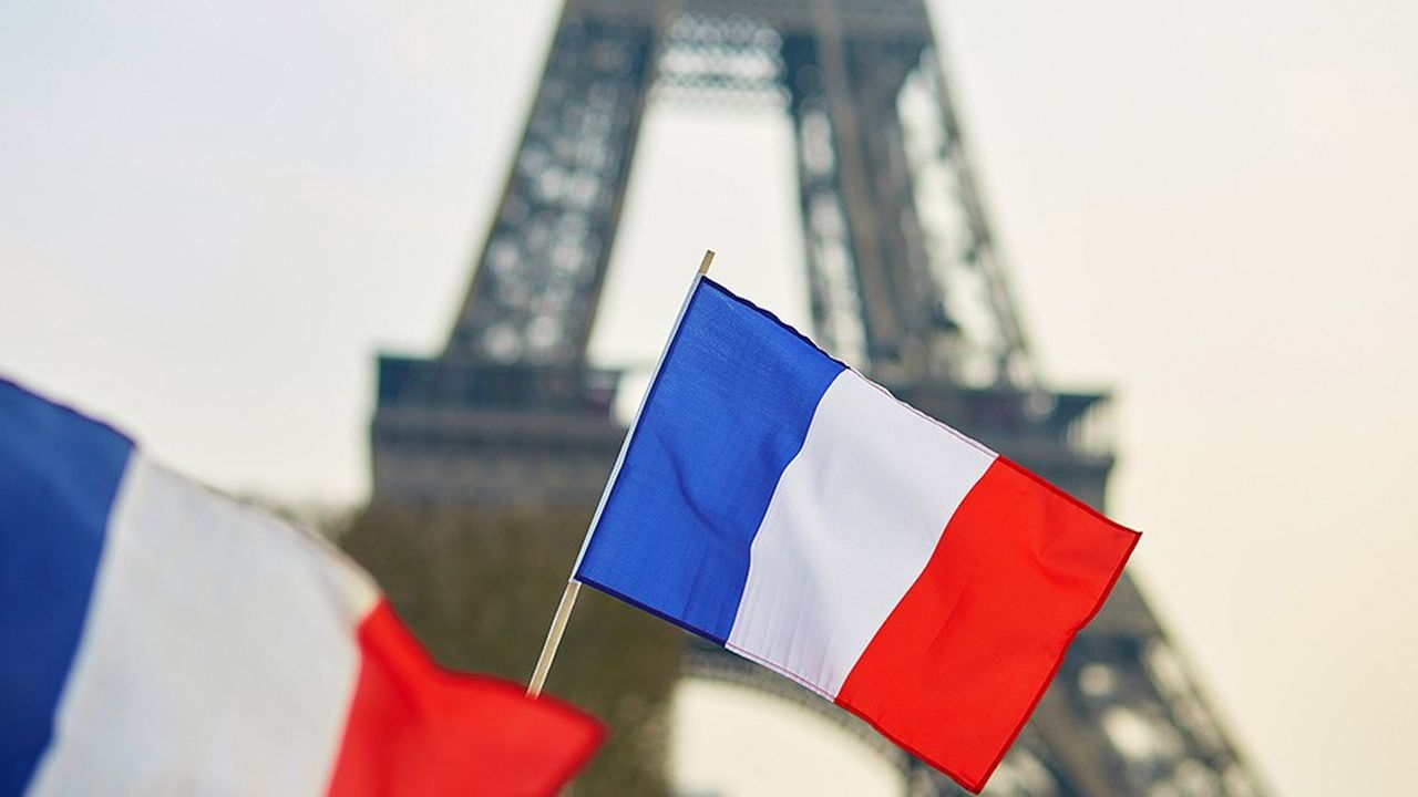 флаг в париже