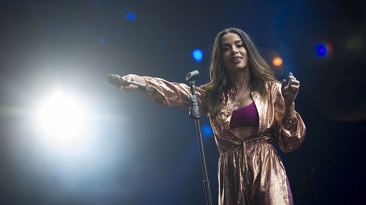 Anitta, tête de pont du Funk brésilien, est devenue le premier artiste à placer une chanson en portugais dans le Top 50 mondial de Spotify.