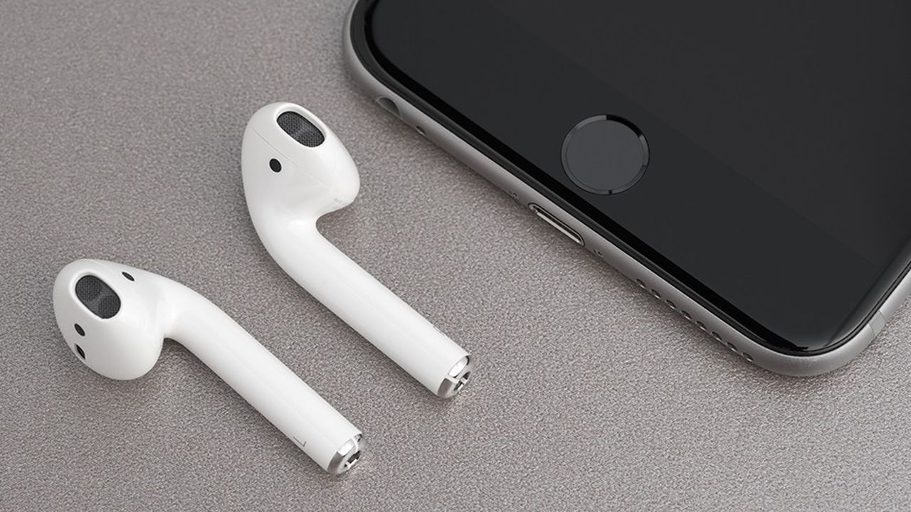 Les écouteurs sans fil d'Apple, les AirPods, ont été lancés en 2016.