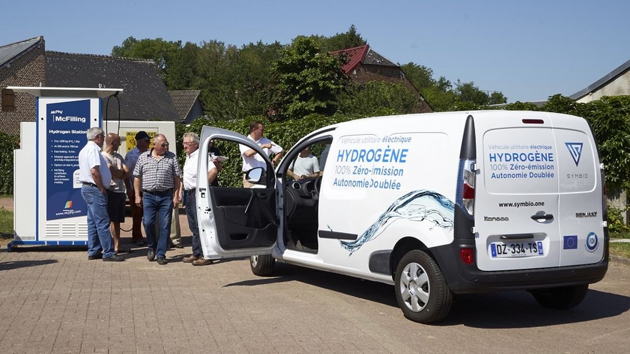 Une borne de recharge, située en centre-bourg et alimentée en hydrogène par le parc éolien voisin, permettra de recharger deux véhicules proposés en libre-service aux quelque 300 habitants de Tupigny.