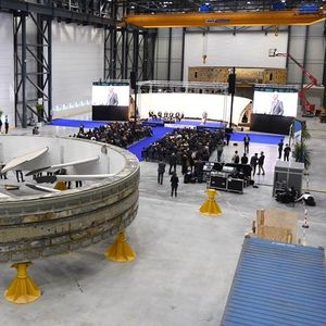 Naval Energies inaugurait, le 14 juin dernier, la première usine au monde d'assemblage d'hydroliennes de 10 millions d'euros à Cherbourg