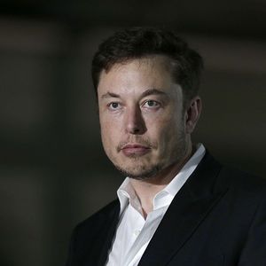 Elon Musk a aussi indiqué sur Twitter qu'il ne céderait jamais ses propres titres.