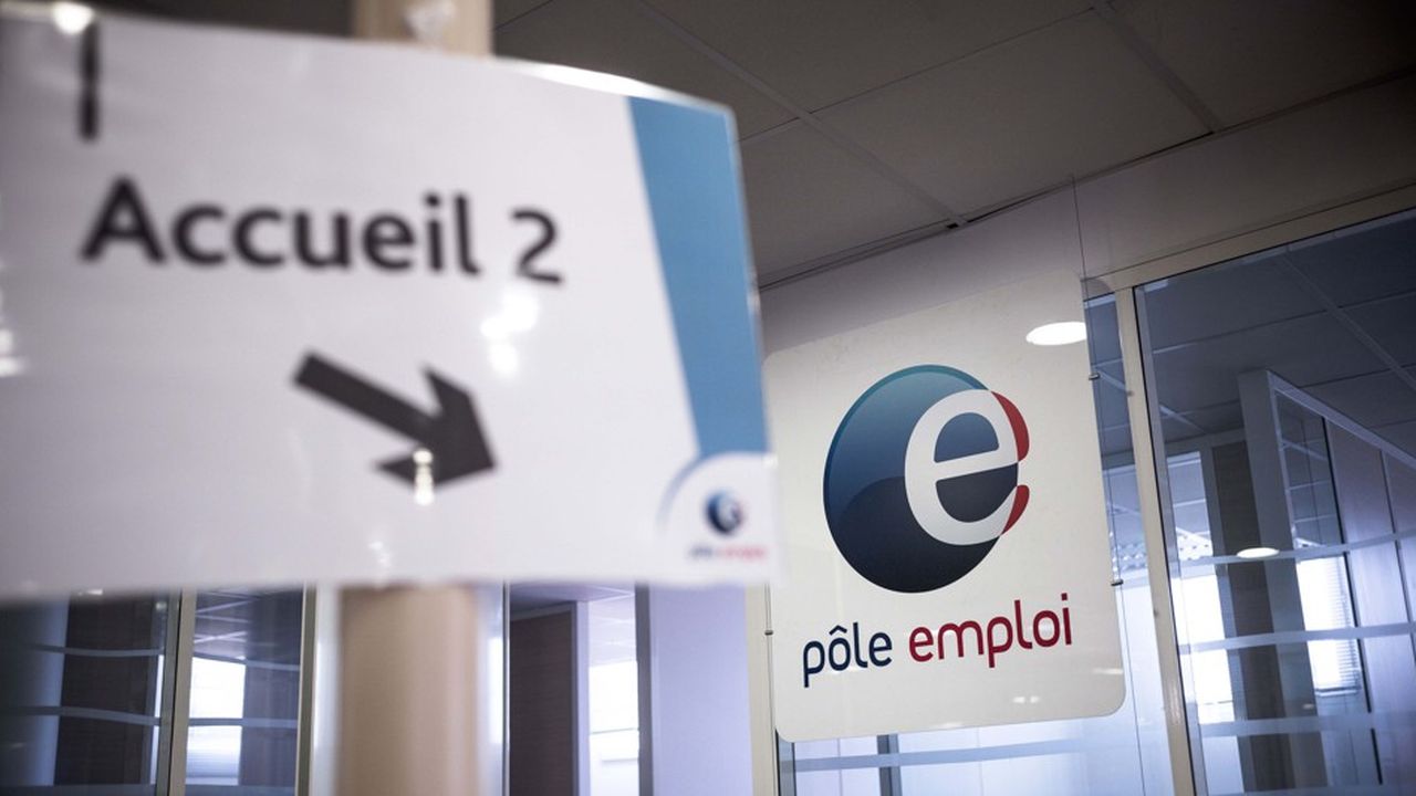 Le taux de chômage a baissé de 0,2 point pour s'établir à 8,7 % en France métropolitaine au deuxième trimestre (-0,4 point sur un an).