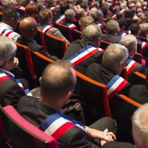 Rassemblement des Maires de France au Palais des Congrès.