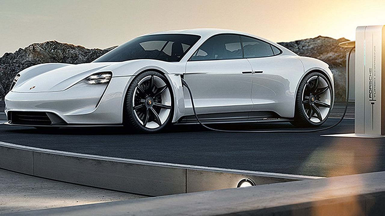 La Mission E est le concept car qui servira de base à la future Porsche Taycan, commercialisée l'an prochain.