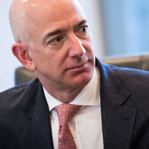 Jeff Bezos, président et premier actionnaire d'Amazon, est devenu l'homme le plus riche du monde.