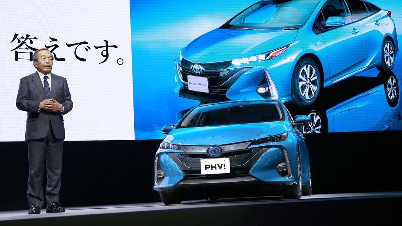 Le président de Toyota Motor lors de la présentation de la nouvelle Toyota Prius hybride en février 2017.