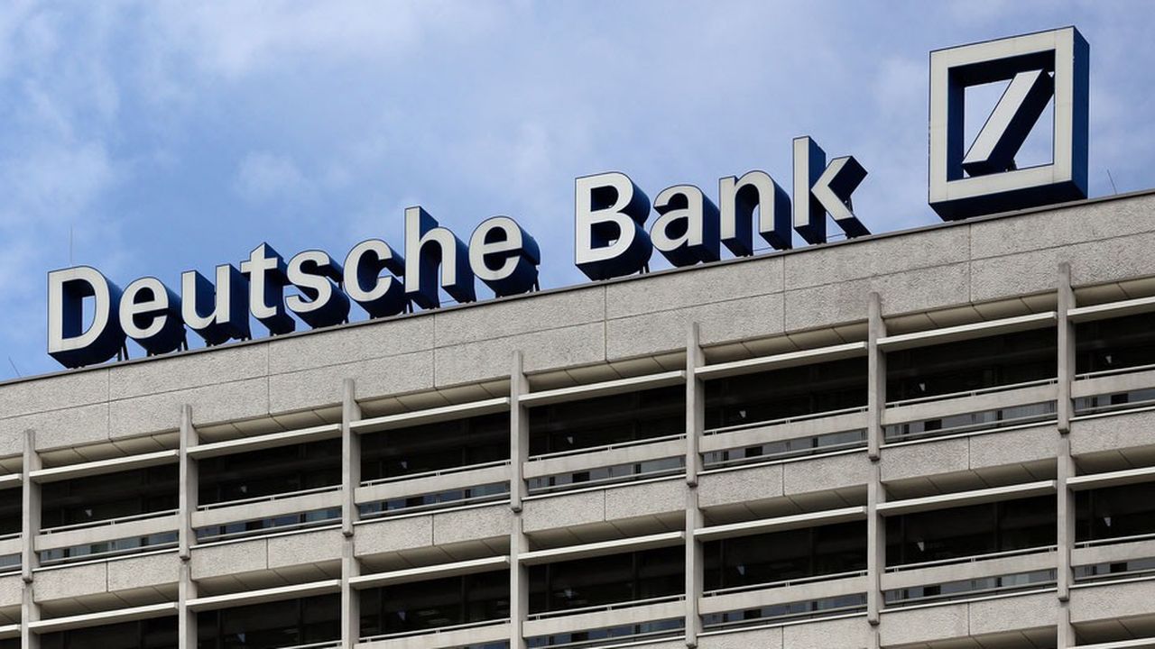 Selon Reuters, HNA détient 7,64 % de Deutsche Bank, ce qui en fait le premier actionnaire de la banque allemande.