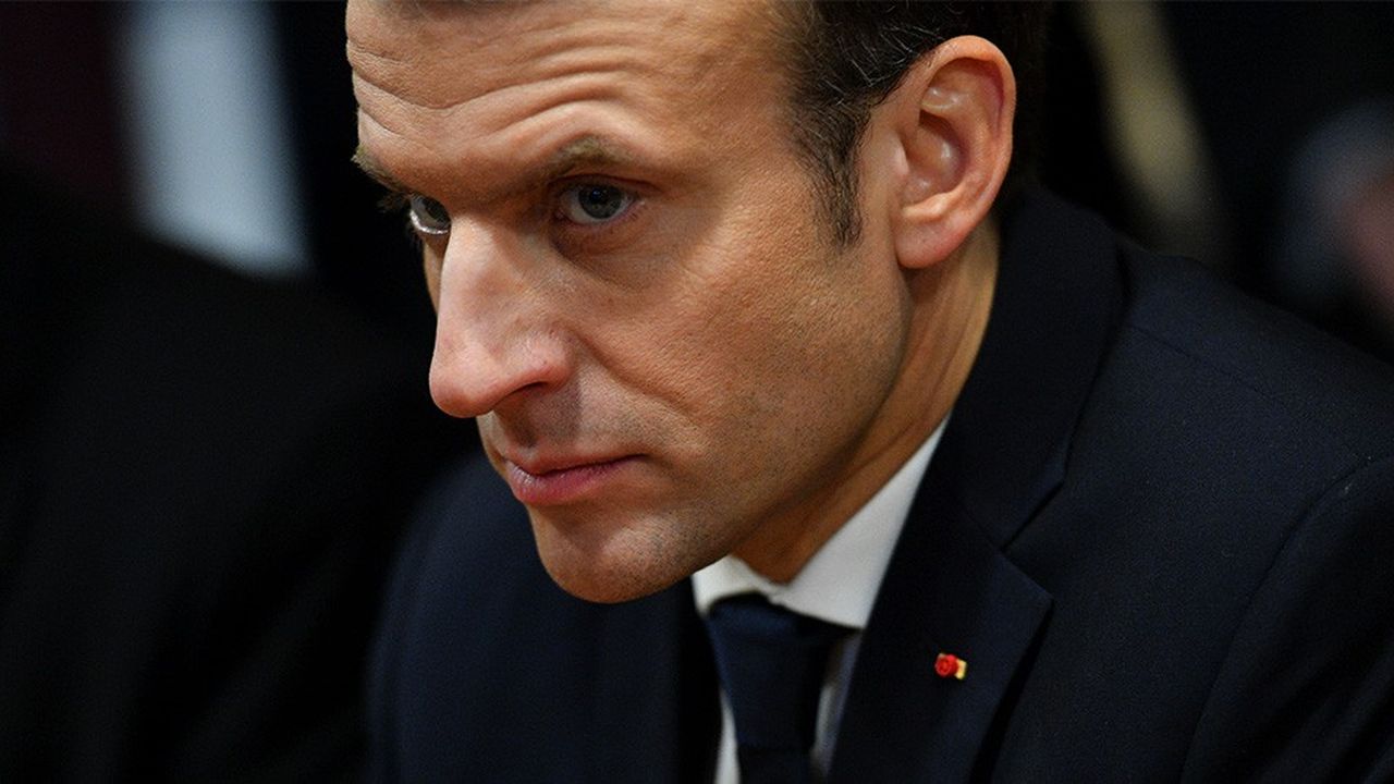 Emmanuel Macron « ne se montre guère loquace lorsqu'il s'agit de préciser des objectifs quantifiés » en matière de réduction de la dépense publique.