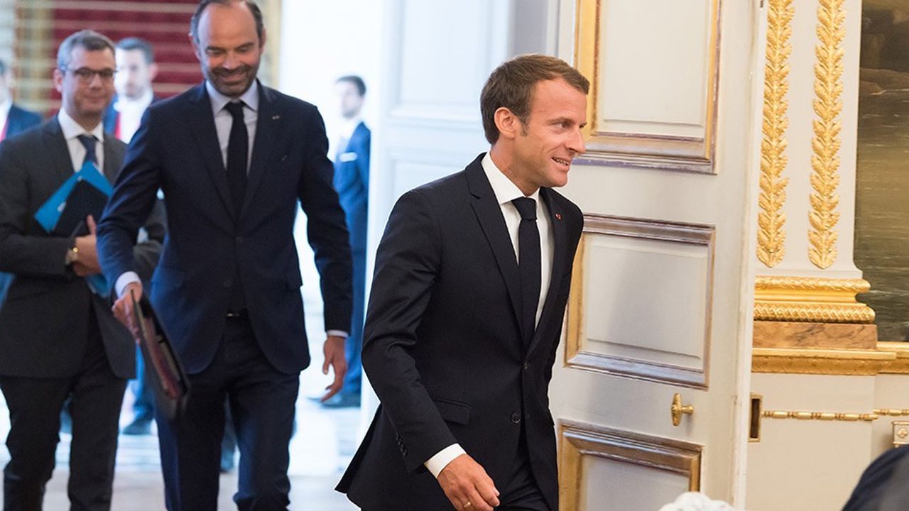 Emmanuel Macron et son Premier ministre entendent se donner le temps pour procéder à un remaniement qui s'annonce large.