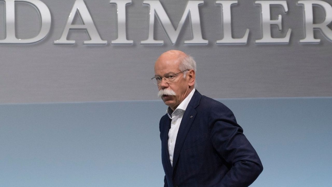 Daimler et son patron, Dieter Zetsche, s'attendent désormais à un bénéfice d'exploitation pour 2018 'bien en dessous' de celui de 2017 (14,3 milliards d'euros).