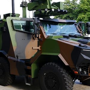 Le gouvernement belge a donné son feu vert à l'achat de 442 véhicules blindés du programme Scorpion, à raison de 60 blindés lourds du type Jaguar et 382 blindés légers de type Griffon (photo).