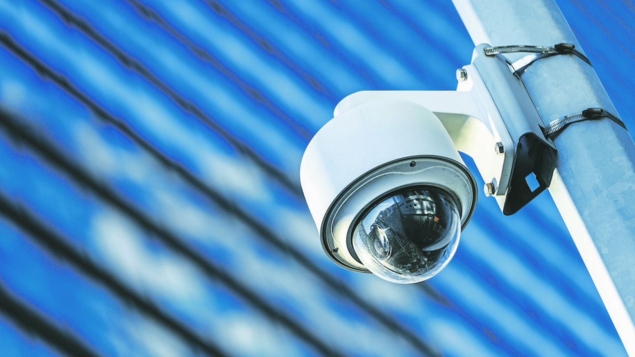 Le nouveau dispositif de caméras de surveillance installé dans des collèges des Yvelines se veut un outil au service du plan de prévention des risques urbains, mais aussi de dissuasion de la délinquance