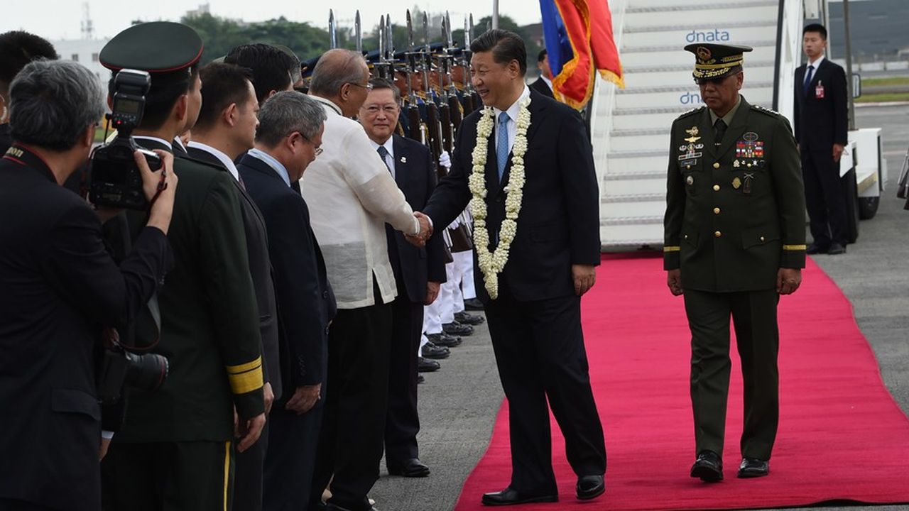Xi Jinping est arrivé aux Philippines pour sa première visite d'Etat dans cette ancienne colonie américaine
