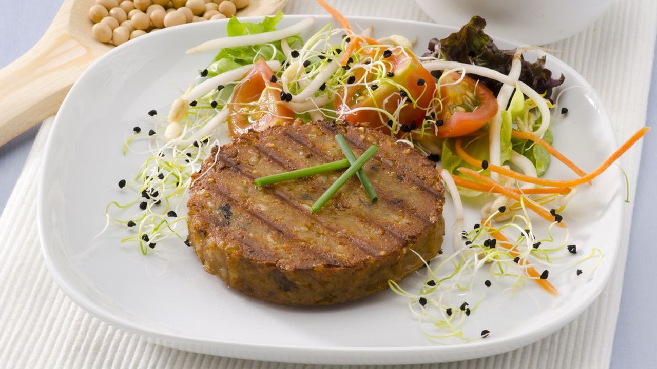 Le Conseil constitutionnel a censuré d'emblée l'article interdisant les termes steak, galantine, saucisse, hot-dog… aux produits véganes.