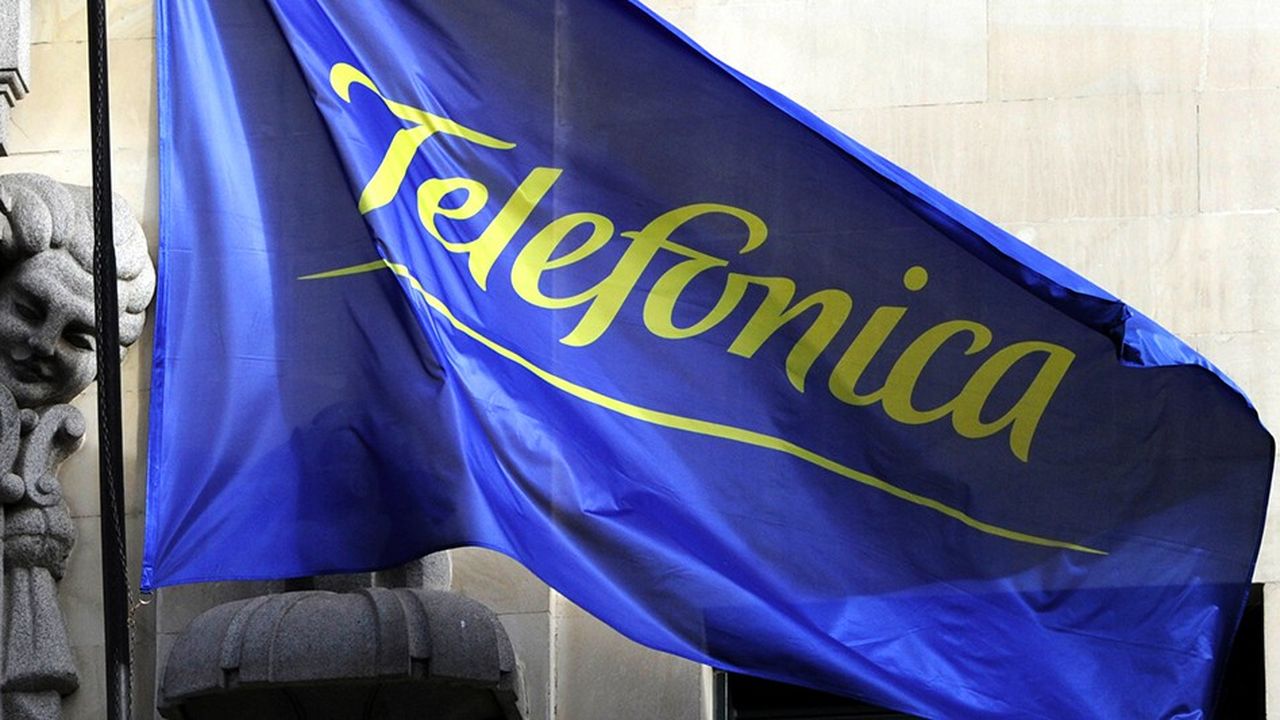 Né en 1924 à Madrid, Telefonica est l'un des plus gros opérateurs télécoms mondiaux. Le groupe est présent dans 17 pays et a réalisé en 2017 un chiffre d'affaires de 52 milliards d'euros.