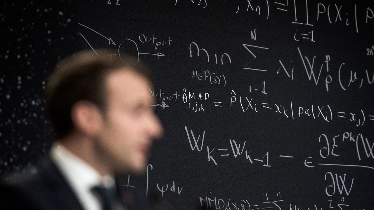 Emmanuel Macron avait annoncé la création d'instituts de l'intelligence artificielle lors de son discours au Collège de France, le 29 mars 2018.