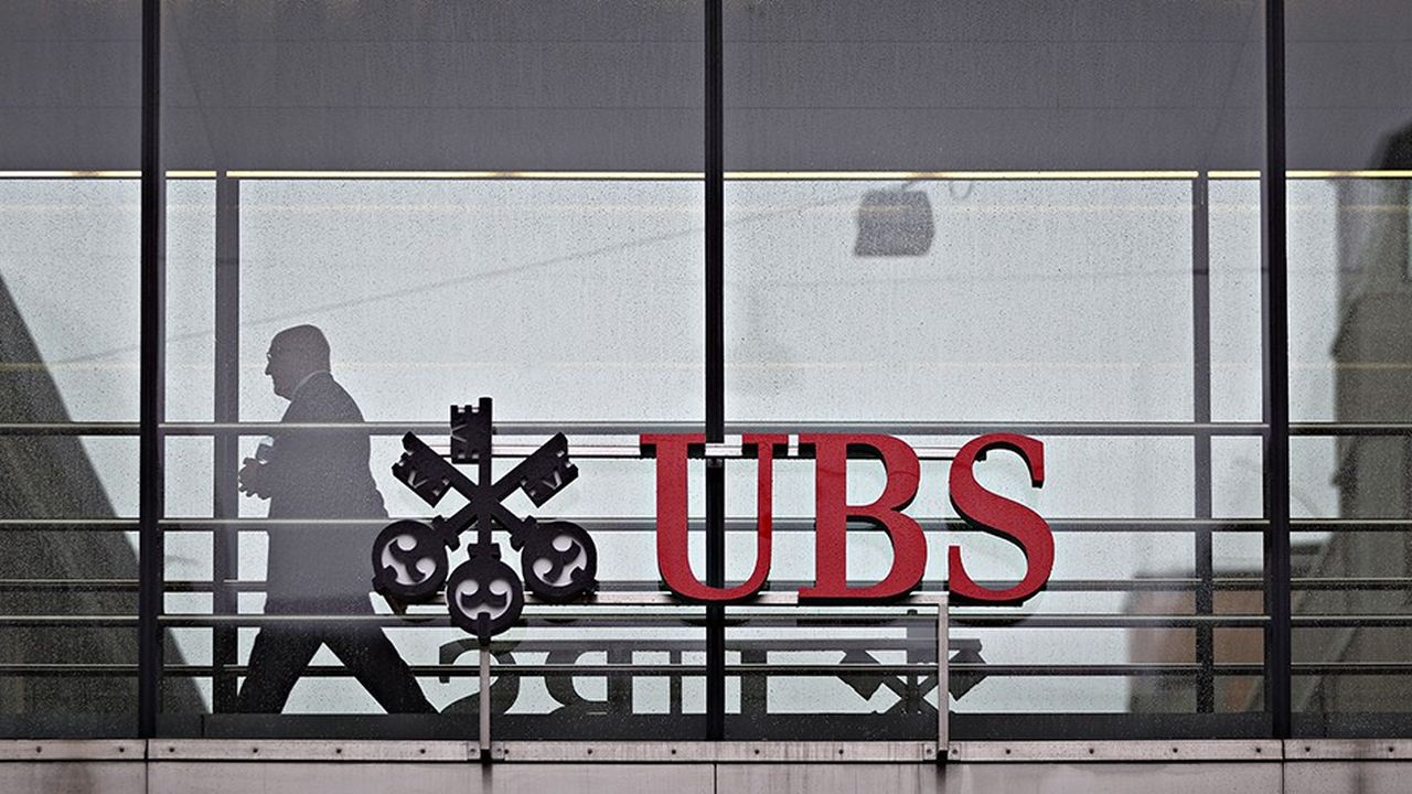 Le département de la Justice américain a annoncé jeudi qu'il comptait poursuivre UBS pour avoir trompé les investisseurs lors de la vente de titrisations de prêts hypothécaires en 2006 et 2007