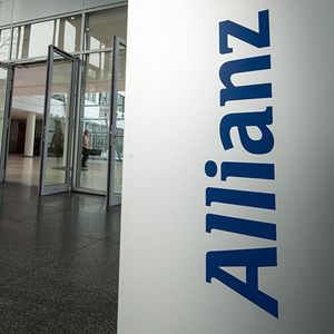 Pour 2018, Allianz table toujours sur un résultat opérationnel de 11,1 milliards d'euros, à plus ou moins 500 millions d'euros. « Il est probable que nous allons atterrir dans le haut de la fourchette », a précisé vendredi Giulio Terzariol, son directeur financier.