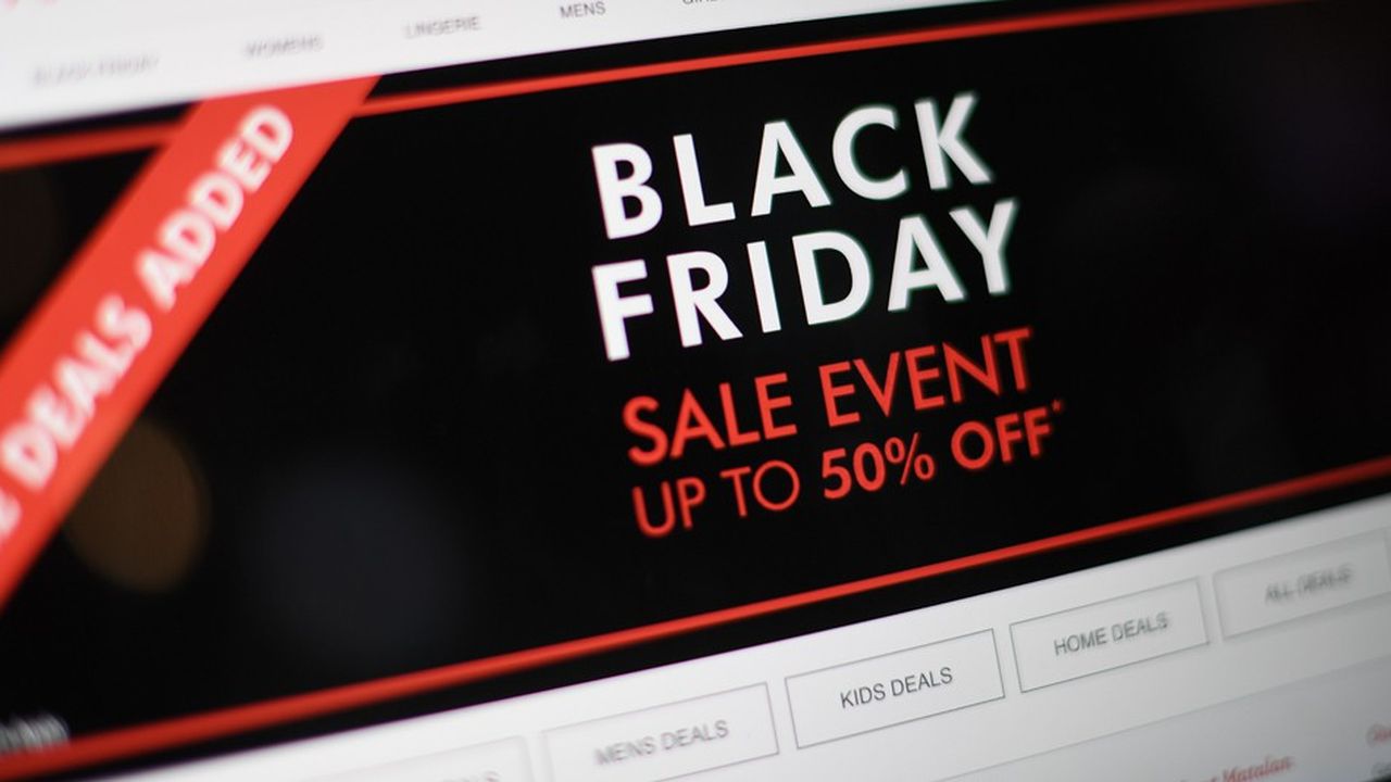 Selon le cabinet RetailNext, le trafic dans les boutiques a chuté de 5 % sur un an jeudi dernier, et de 9 % le lendemain, lors du Black Friday