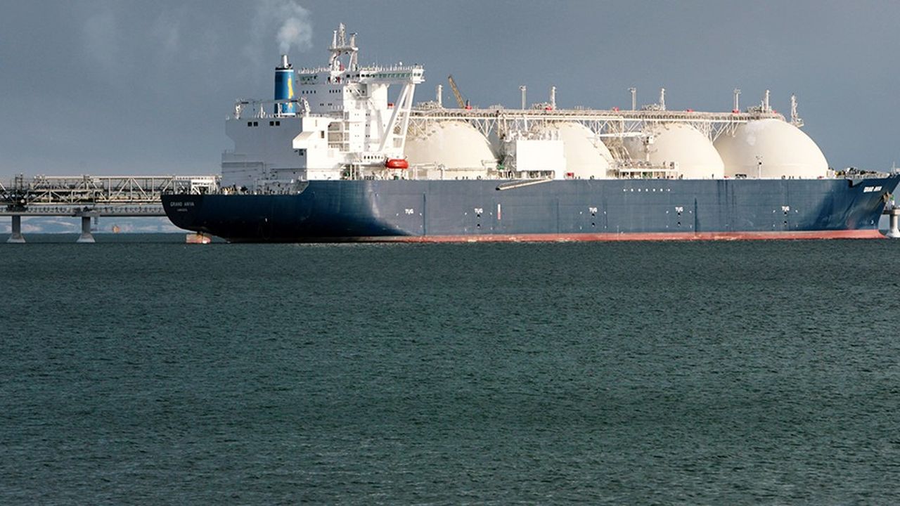 Le gaz naturel liquéfié (GNL) fait figure d'alternative crédible pour les navires de commerce.