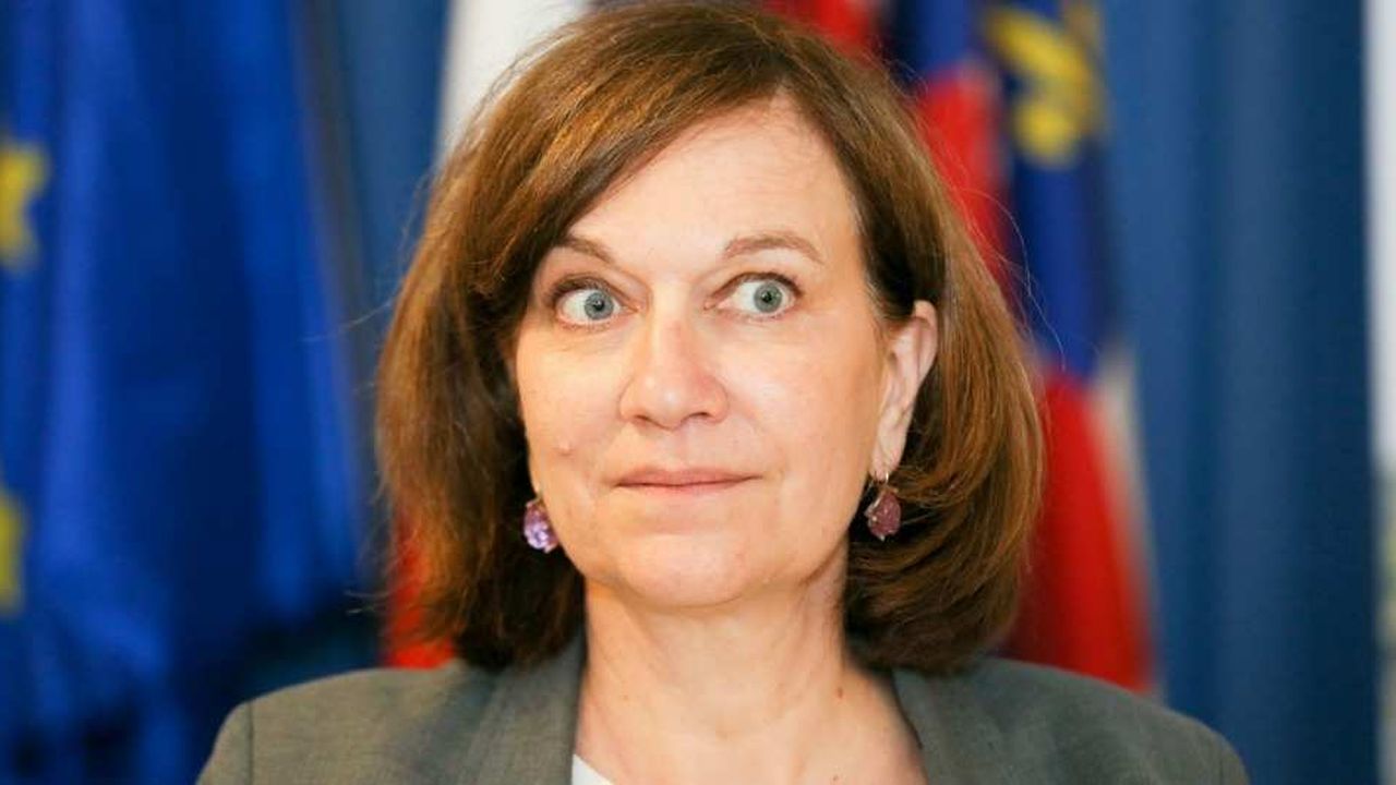 Ministre de la Famille, de l’Enfance et des Droits des femmes un