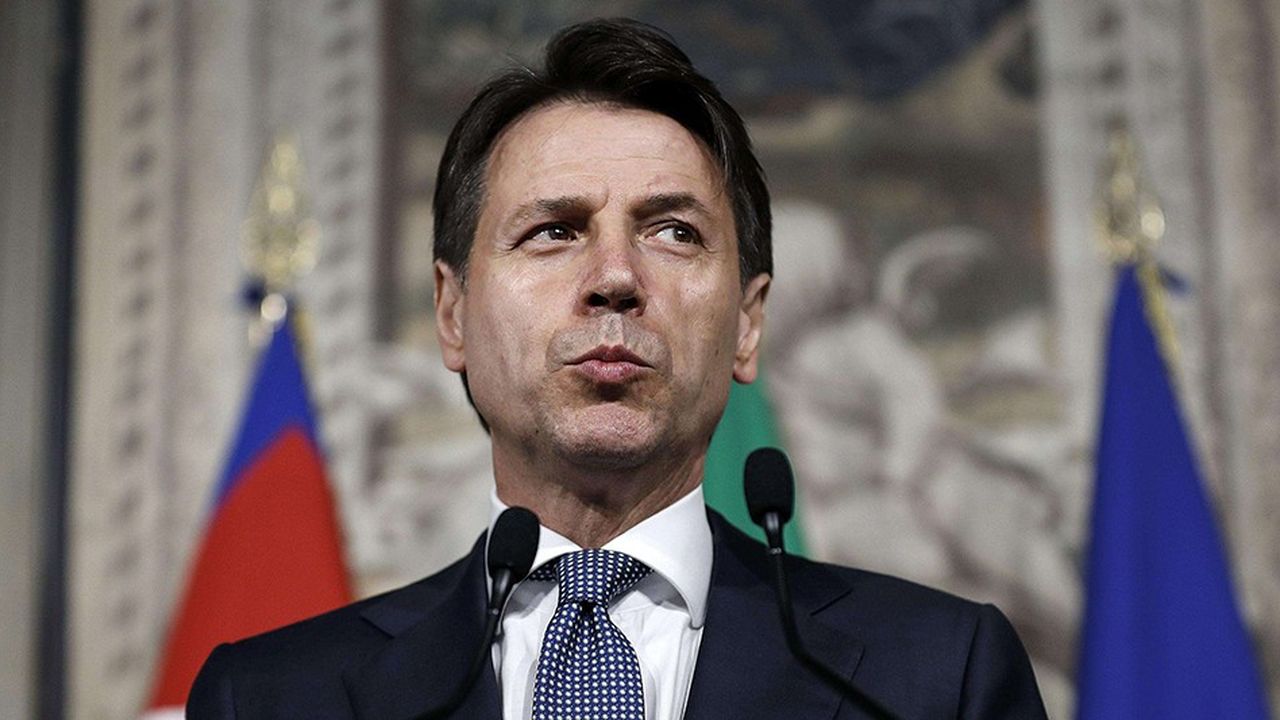 Six mois après son arrivée au Palazzo Chigi, le siège de la présidence du Conseil italien, Giuseppe Conte doit tirer les leçons des erreurs passées notamment en matière budgétaire.