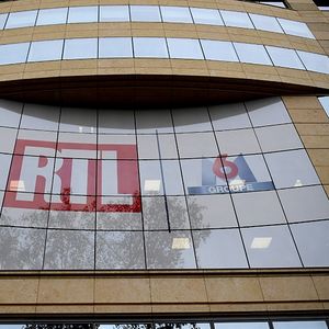 M6, qui a racheté la radio RTL et ses déclinaisons,  fait partie du groupe RTL (Photo by Martin BUREAU / AFP)