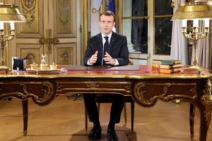 Emmanuel Macron a présenté un panel de mesures lors d'une allocution télévisée, ce lundi soir.